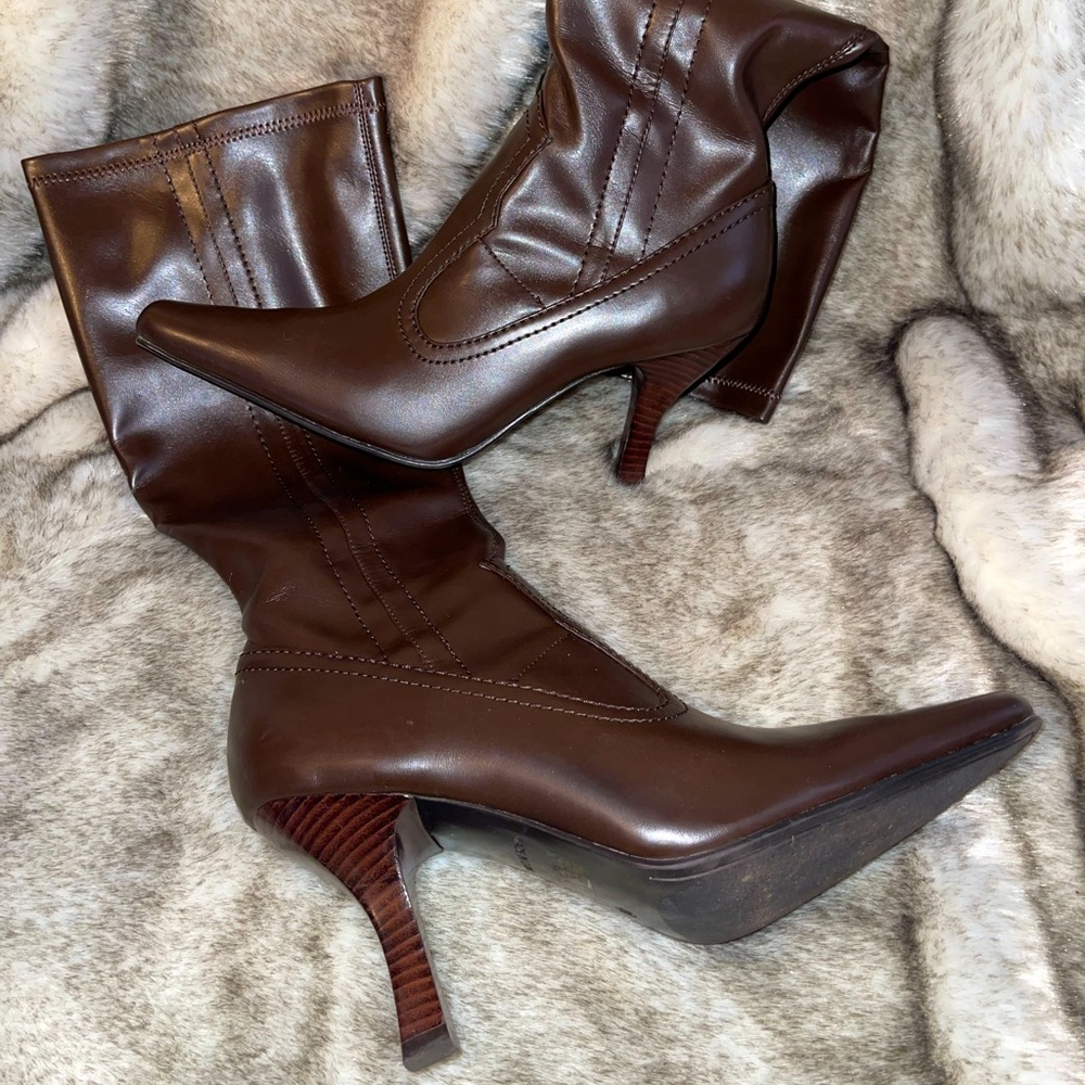 Brown leather heels 8.5